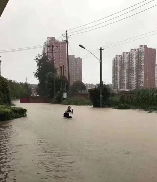 第一看守所律师雨后蹚水会见，促使远程视频会见